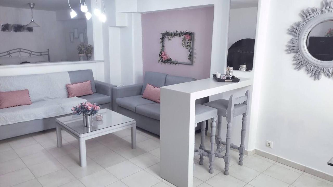 Lavender Apartment *