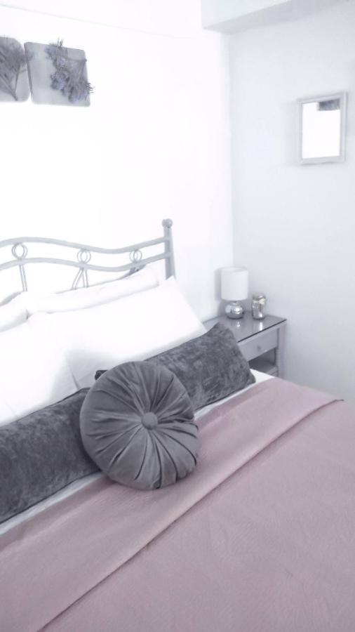 Lavender Apartment *